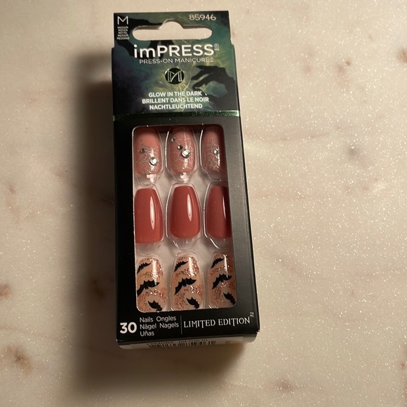 imPRESS Other - impress glow in the dark press on nails, limited edition